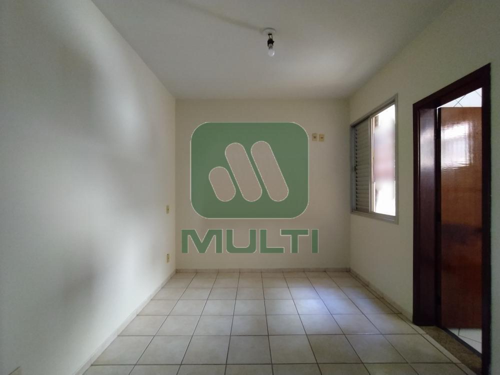 Apartamento à venda com 3 quartos, 80m² - Foto 4