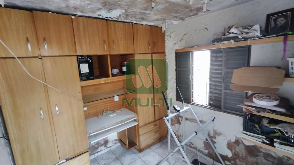 Casa à venda com 3 quartos, 240m² - Foto 10