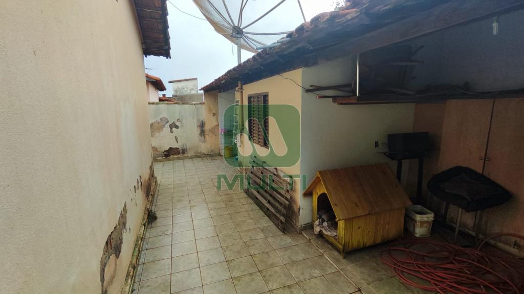 Casa à venda com 3 quartos, 240m² - Foto 14