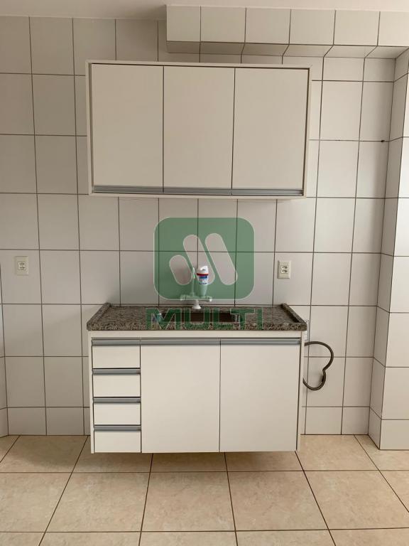 Apartamento à venda com 2 quartos, 44m² - Foto 3