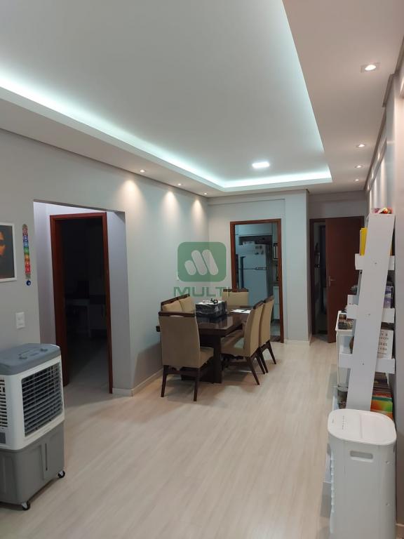 Apartamento à venda com 2 quartos, 56m² - Foto 2