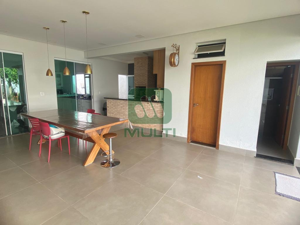 Casa à venda com 3 quartos, 280m² - Foto 18