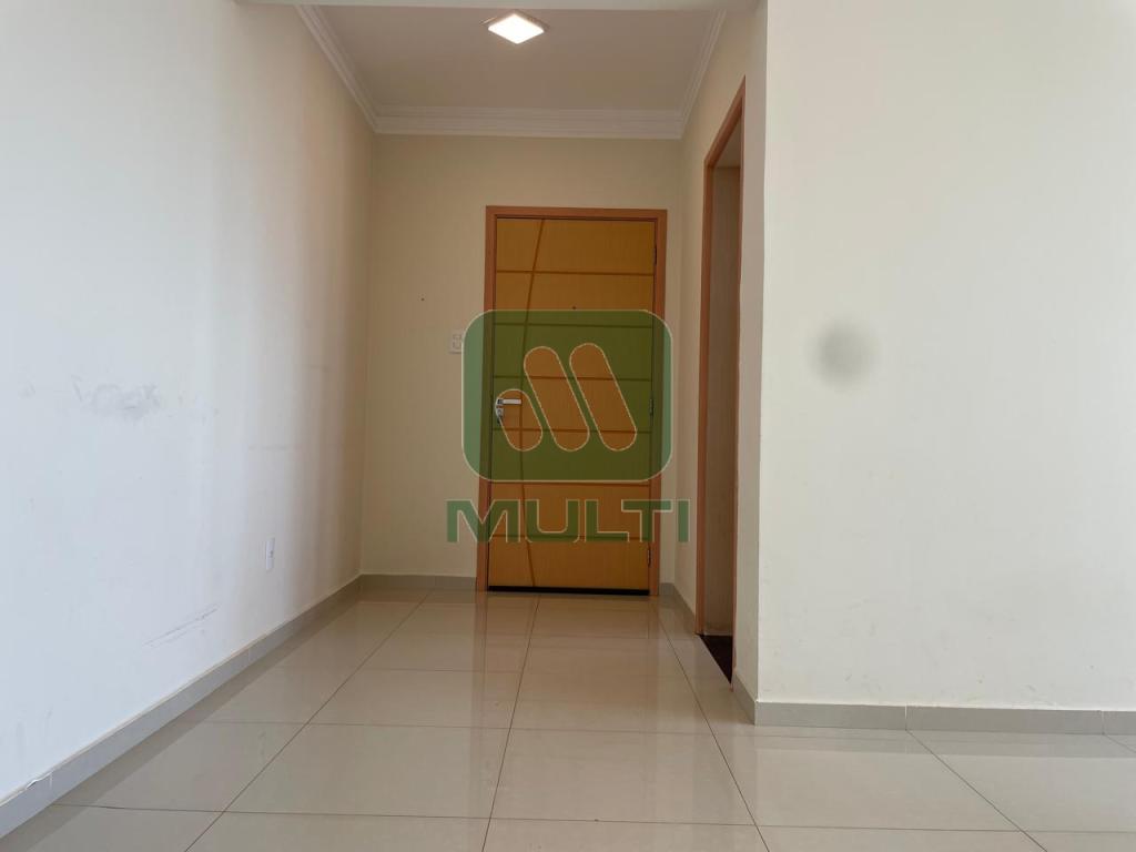 Apartamento à venda com 3 quartos, 87m² - Foto 2