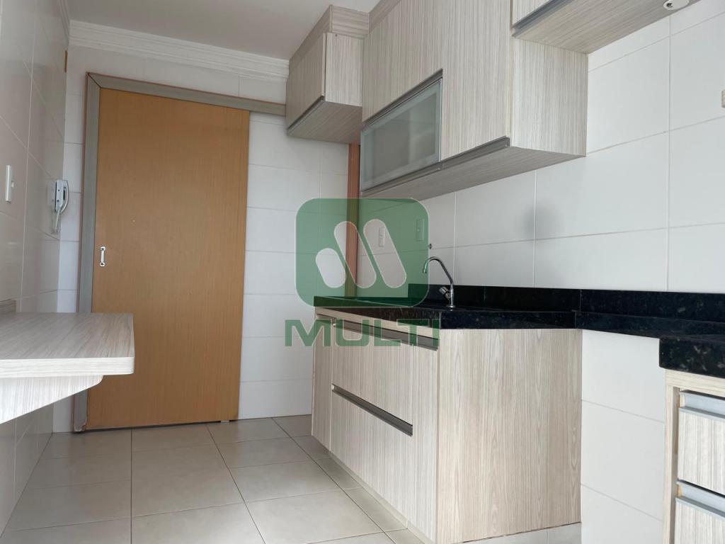 Apartamento à venda com 3 quartos, 87m² - Foto 9