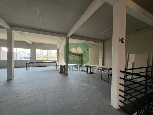 Prédio Inteiro à venda com 1 quarto, 701m² - Foto 4