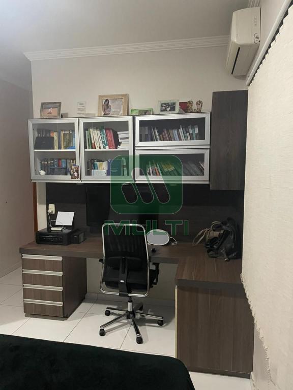 Casa à venda com 3 quartos, 200m² - Foto 6