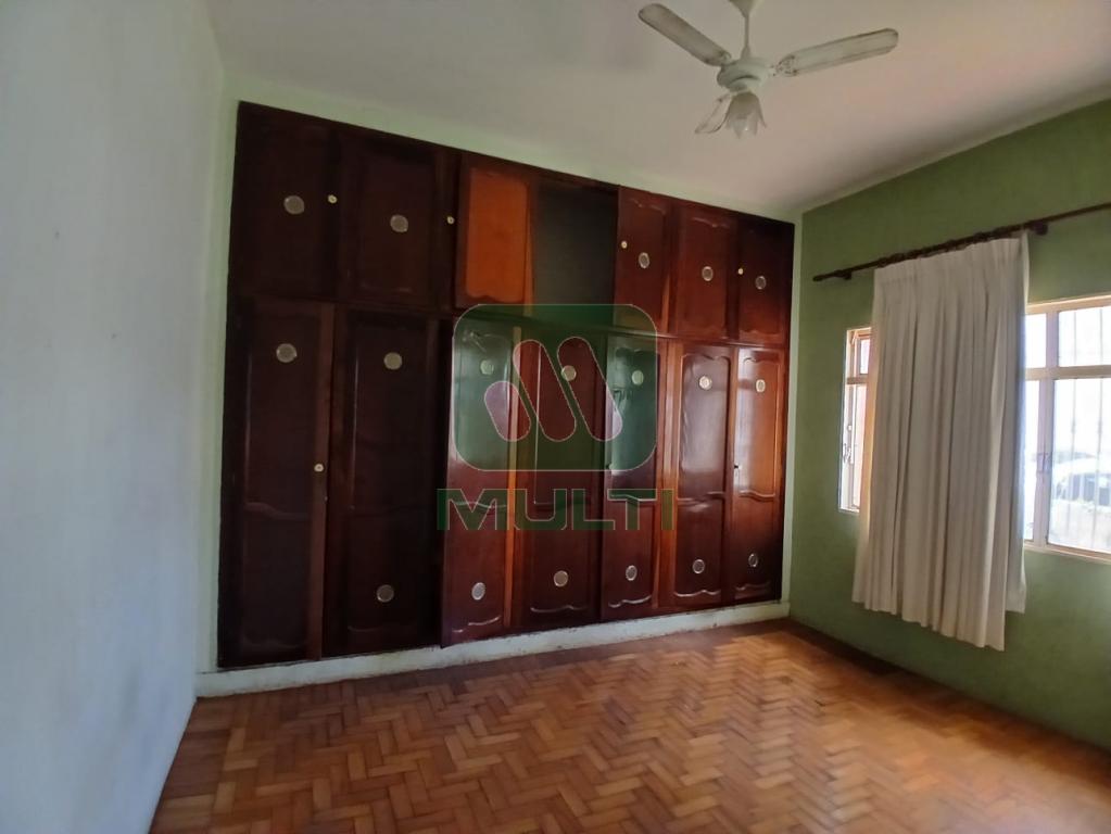 Casa à venda com 6 quartos, 490m² - Foto 3