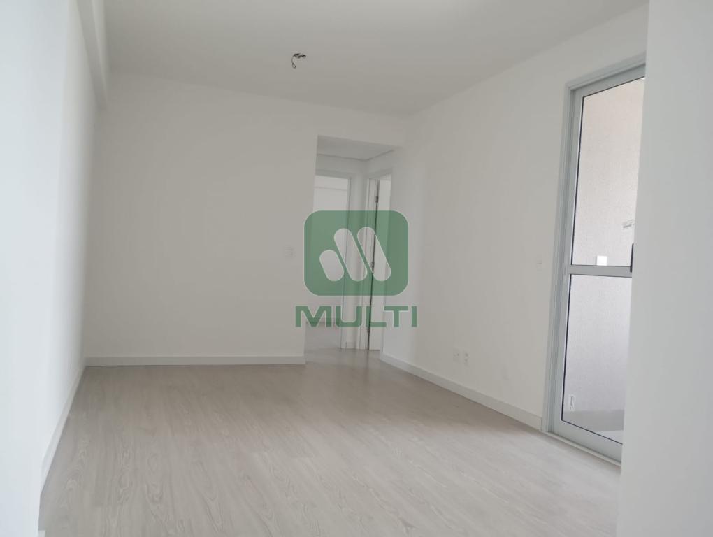 Apartamento à venda com 2 quartos, 65m² - Foto 2