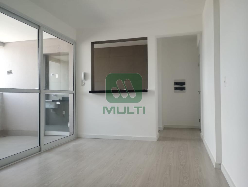 Apartamento à venda com 2 quartos, 65m² - Foto 3