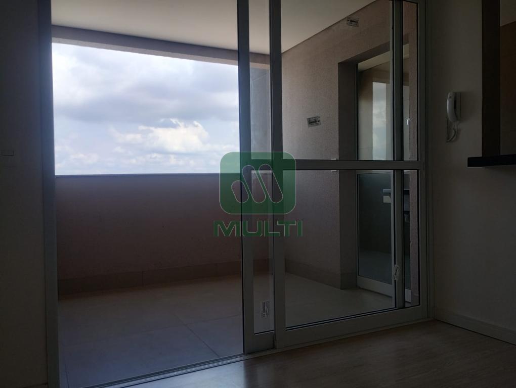 Apartamento à venda com 2 quartos, 65m² - Foto 4