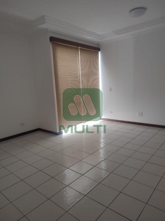 Apartamento à venda com 3 quartos, 70m² - Foto 3