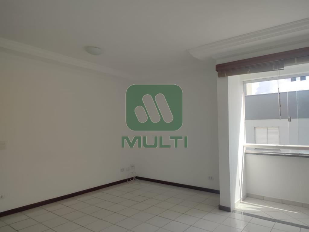 Apartamento à venda com 3 quartos, 70m² - Foto 4