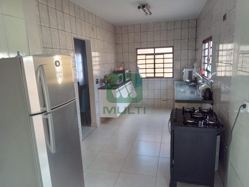 Casa à venda com 3 quartos, 170m² - Foto 3