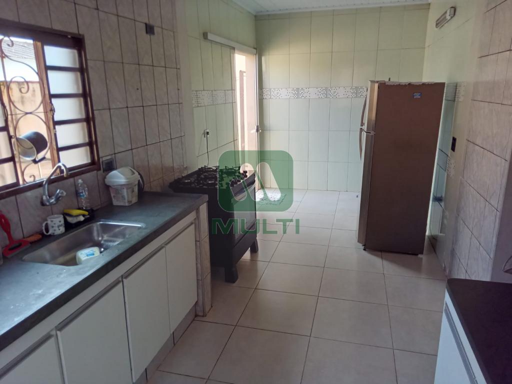 Casa à venda com 3 quartos, 170m² - Foto 4