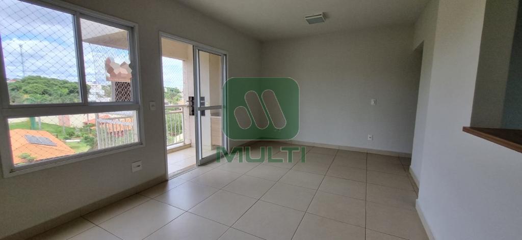 Apartamento à venda com 2 quartos, 68m² - Foto 2