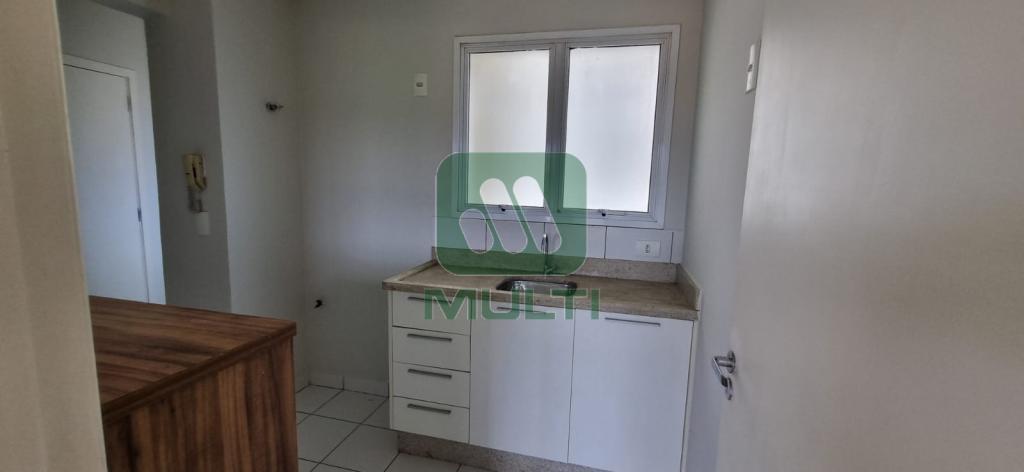 Apartamento à venda com 2 quartos, 68m² - Foto 5