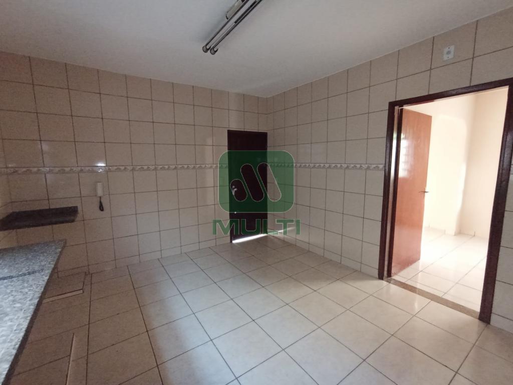 Casa à venda com 3 quartos, 143m² - Foto 11