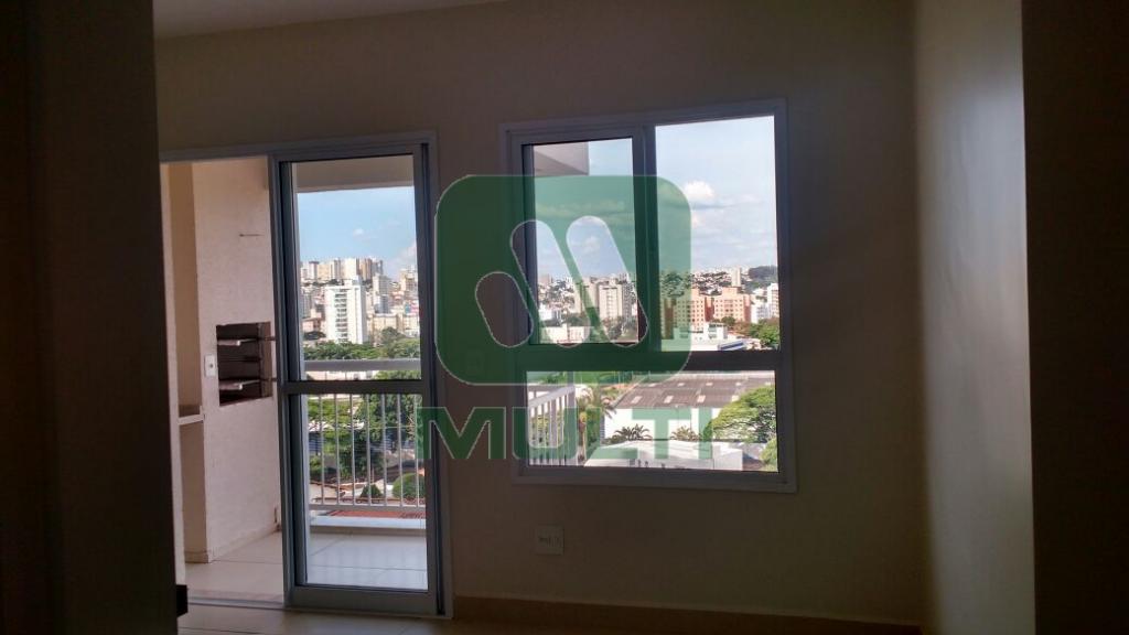 Apartamento à venda com 2 quartos, 68m² - Foto 2