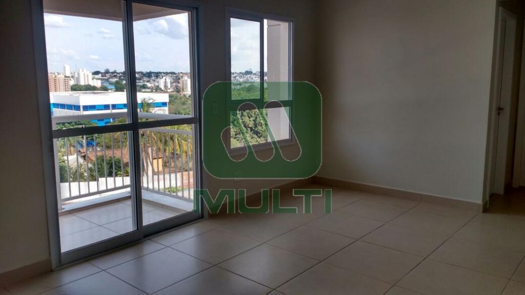 Apartamento à venda com 2 quartos, 68m² - Foto 3