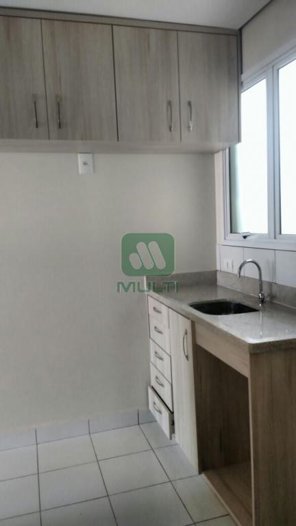 Apartamento à venda com 2 quartos, 68m² - Foto 6