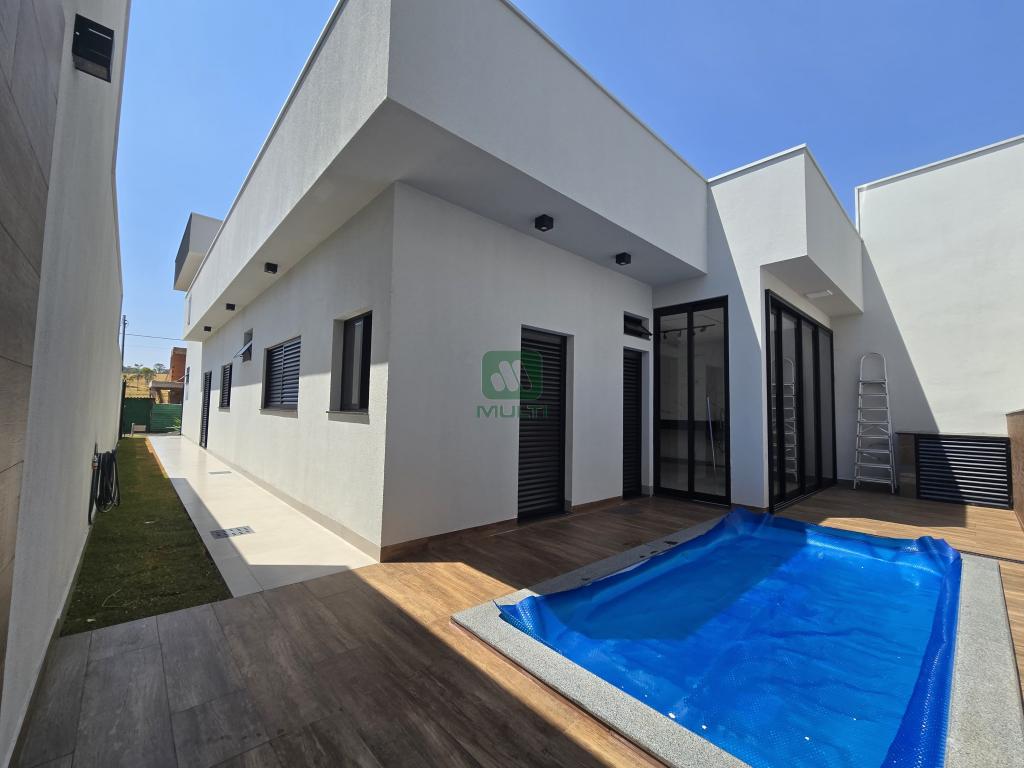 Casa de Condomínio à venda com 3 quartos, 150m² - Foto 1