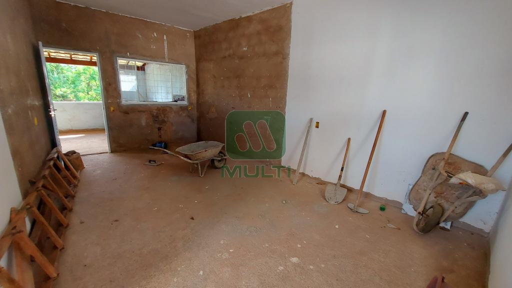 Casa à venda com 3 quartos, 150m² - Foto 3