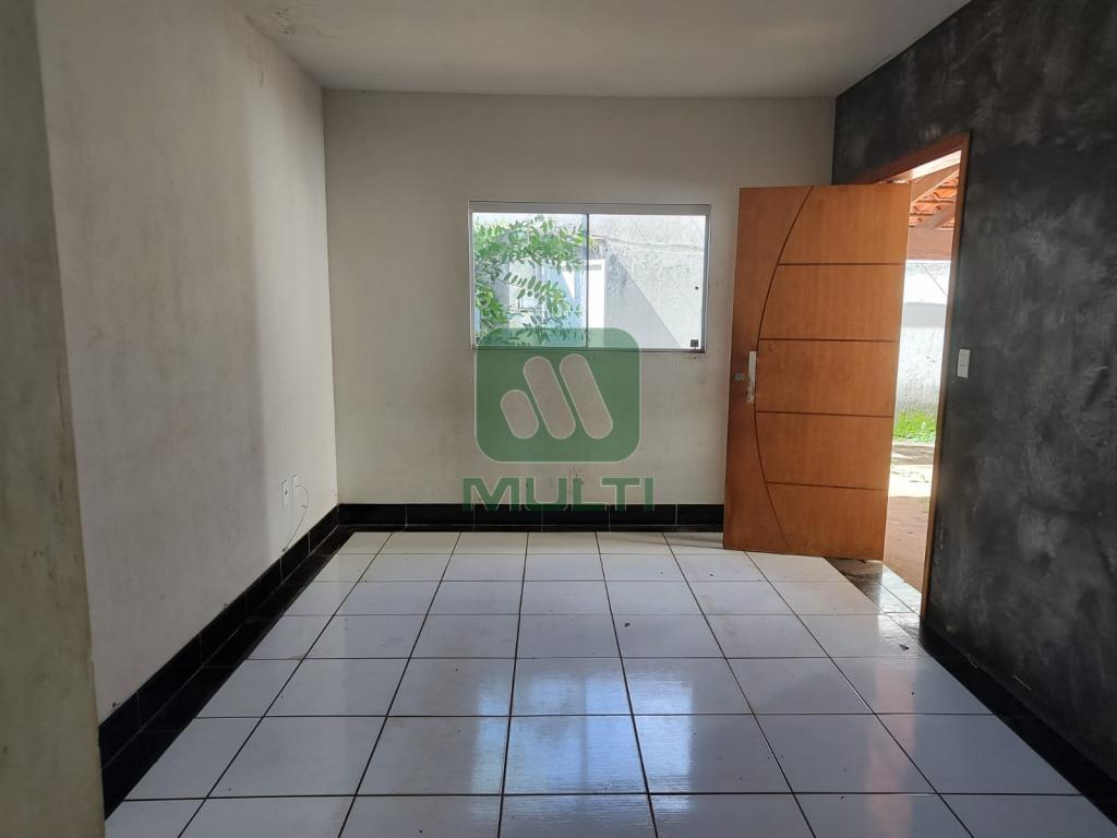 Casa à venda com 2 quartos, 100m² - Foto 1