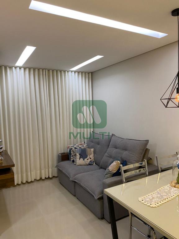 Apartamento à venda com 2 quartos, 62m² - Foto 3