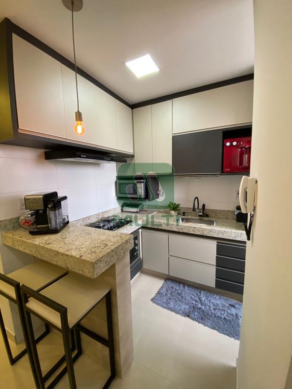 Apartamento à venda com 2 quartos, 62m² - Foto 5