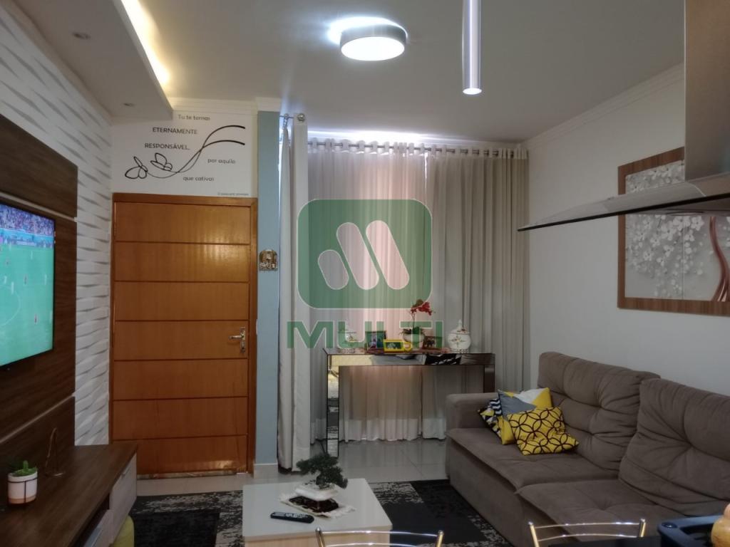 Casa à venda com 2 quartos, 70m² - Foto 12