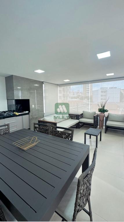 Apartamento à venda com 4 quartos, 171m² - Foto 2