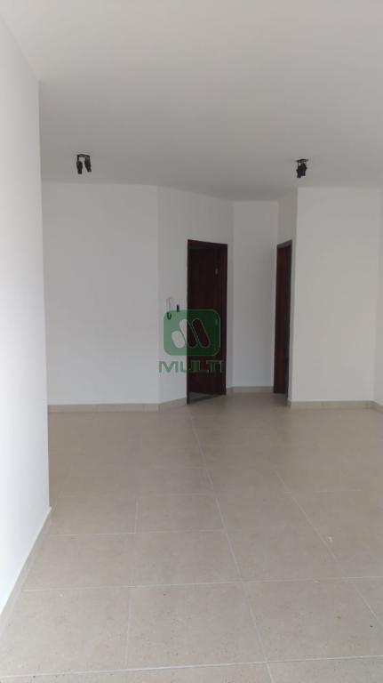 Casa à venda com 3 quartos, 170m² - Foto 2