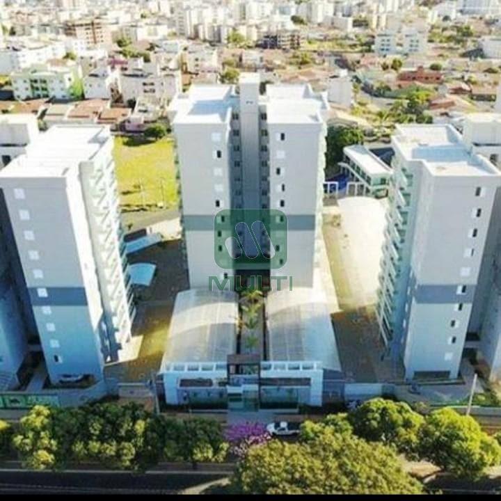 Apartamento à venda com 3 quartos, 84m² - Foto 2