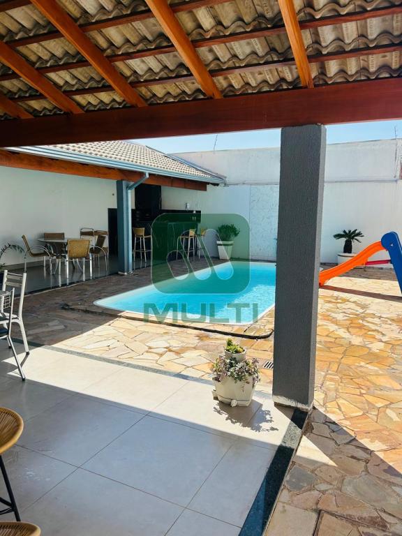 Casa à venda com 3 quartos, 235m² - Foto 14