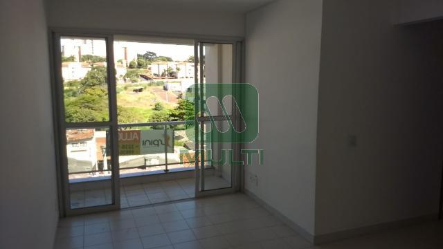 Apartamento à venda com 3 quartos, 76m² - Foto 1