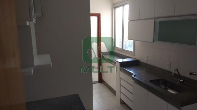 Apartamento à venda com 3 quartos, 76m² - Foto 2