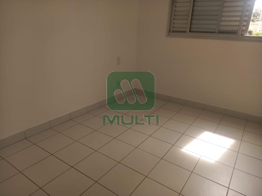 Apartamento à venda com 3 quartos, 76m² - Foto 28