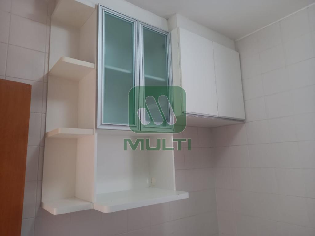 Apartamento à venda com 3 quartos, 76m² - Foto 33