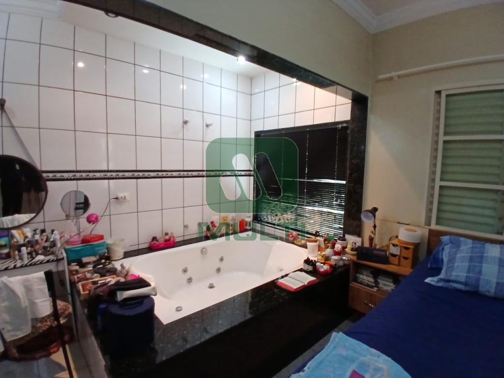 Casa à venda com 4 quartos, 200m² - Foto 8