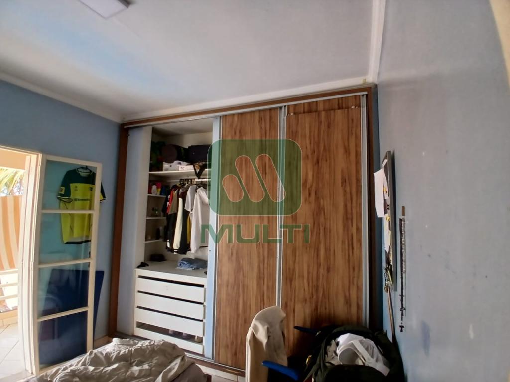 Casa à venda com 4 quartos, 200m² - Foto 20