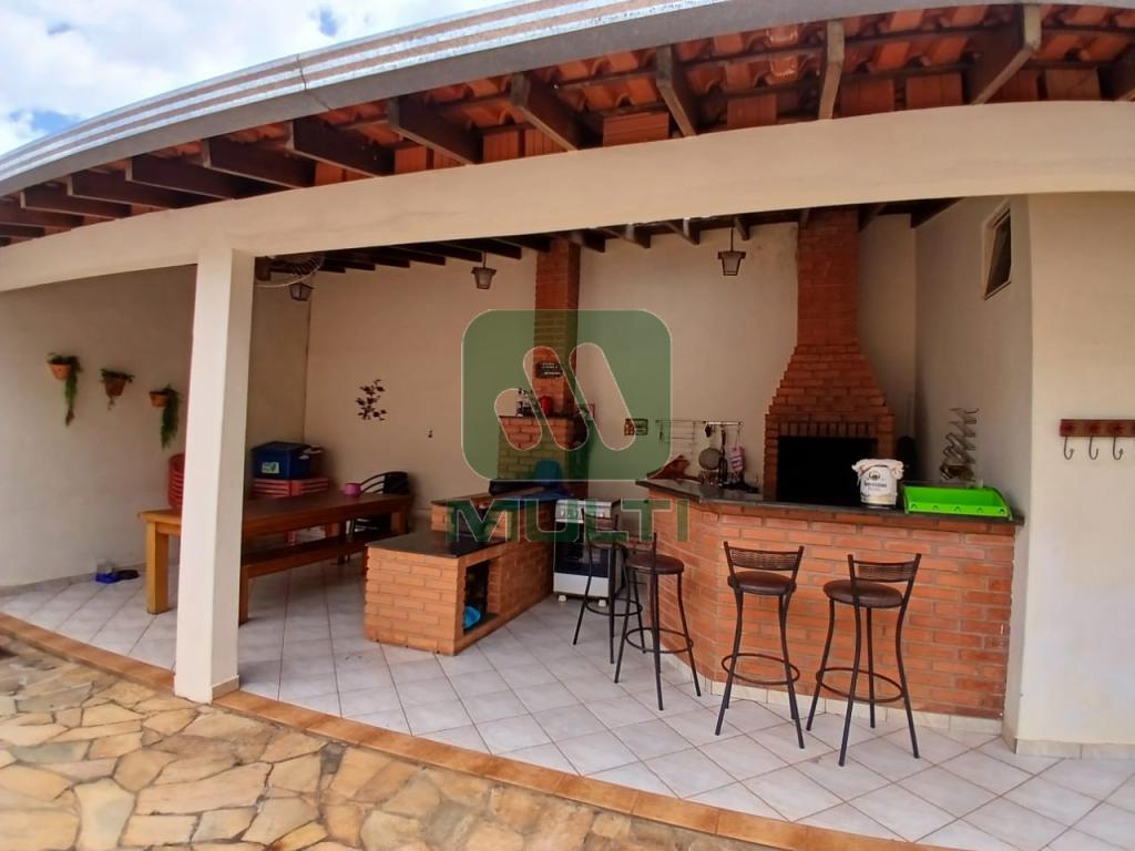 Casa à venda com 4 quartos, 200m² - Foto 35