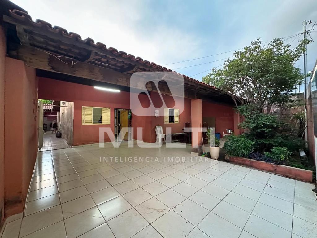 Casa à venda com 4 quartos, 170m² - Foto 1