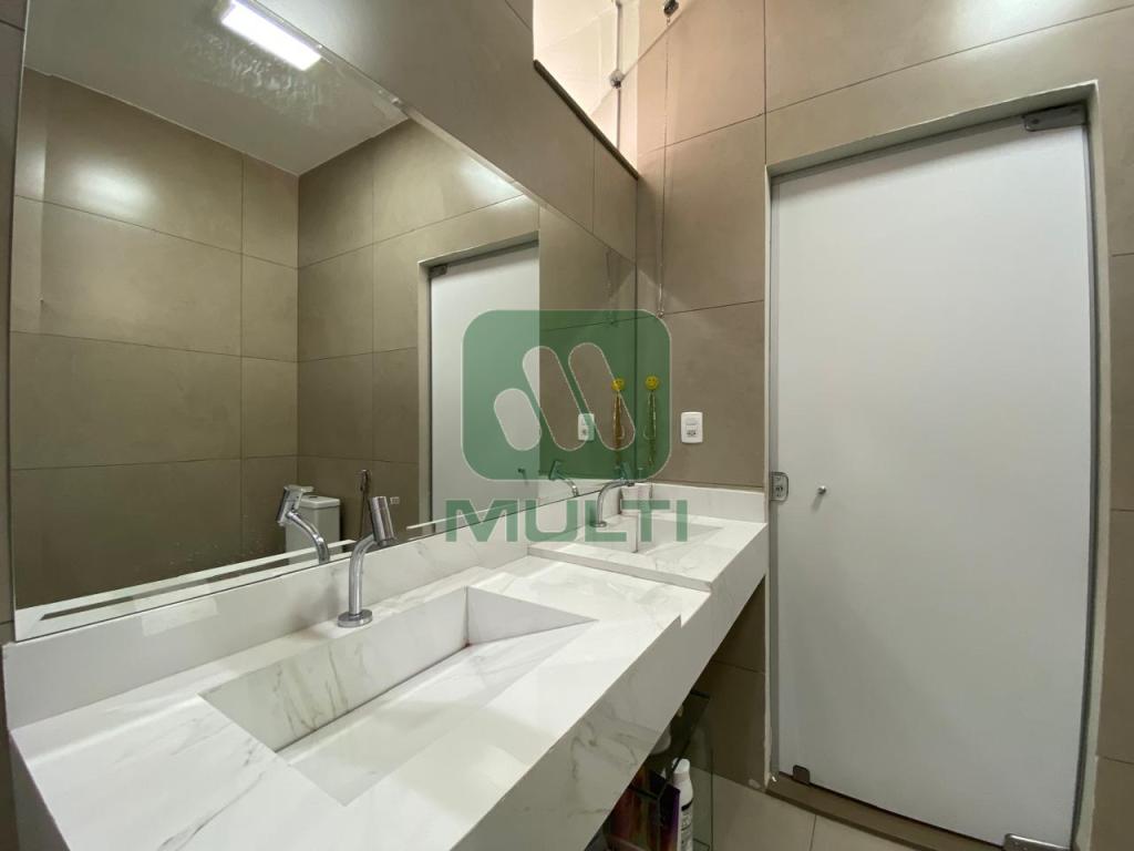 Casa à venda com 3 quartos, 200m² - Foto 21