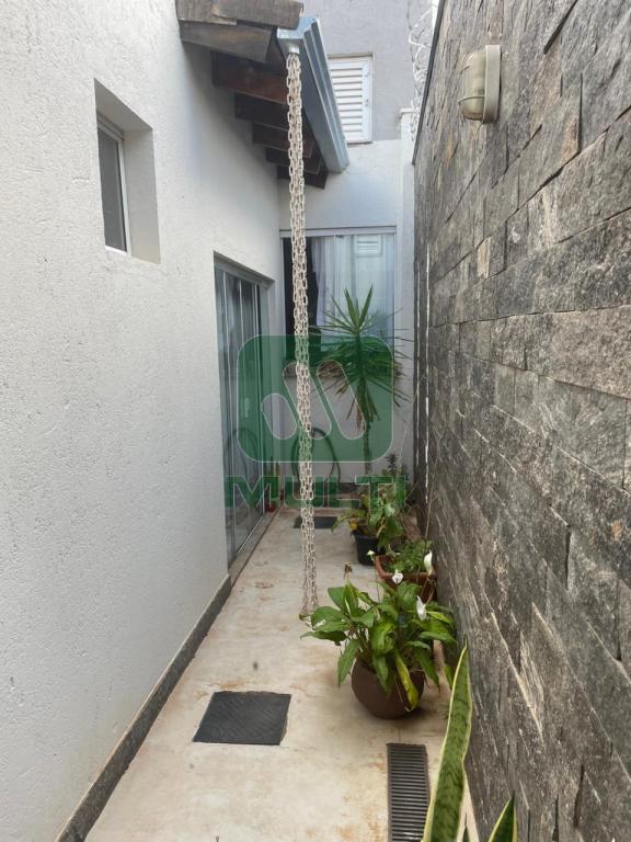 Casa à venda com 3 quartos, 310m² - Foto 4