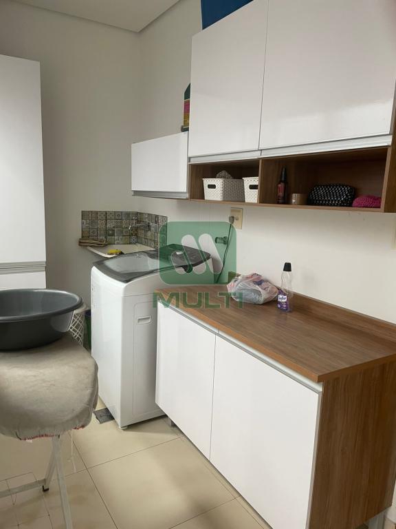 Casa à venda com 3 quartos, 310m² - Foto 14