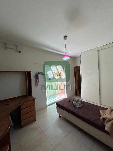 Casa à venda com 3 quartos, 230m² - Foto 9