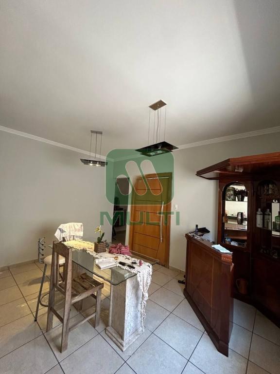 Casa à venda com 3 quartos, 230m² - Foto 17