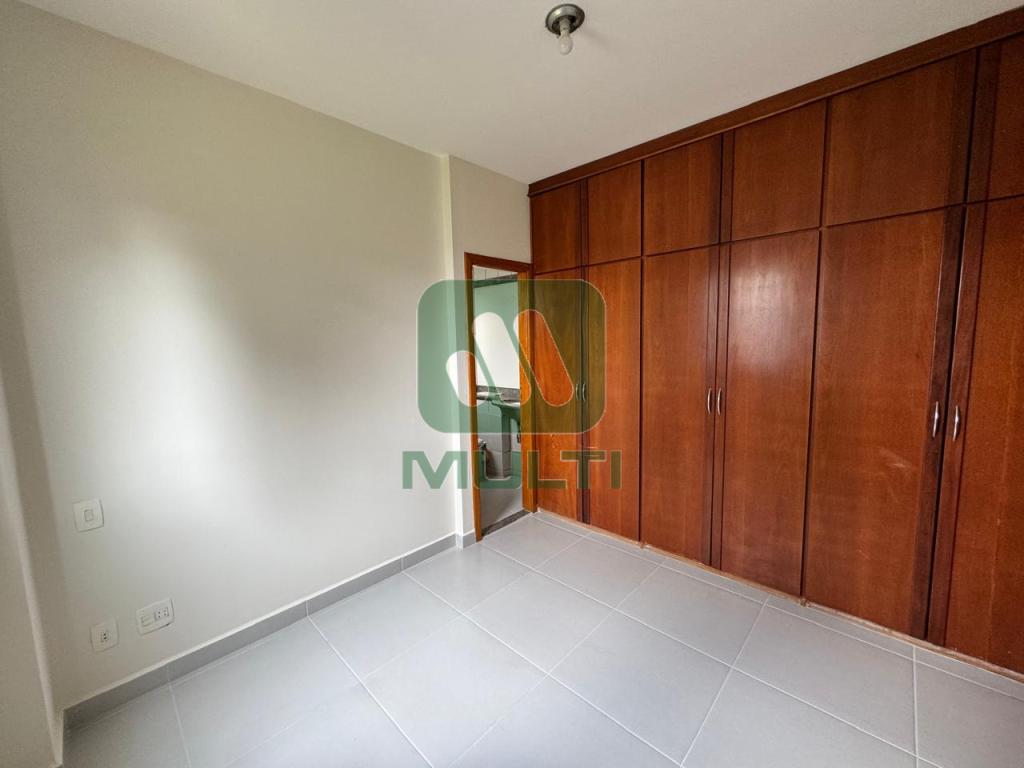 Apartamento à venda com 3 quartos, 73m² - Foto 3