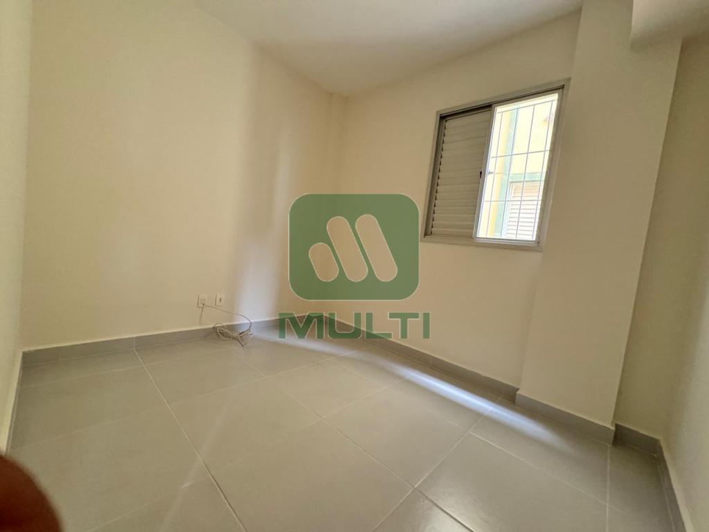 Apartamento à venda com 3 quartos, 73m² - Foto 4