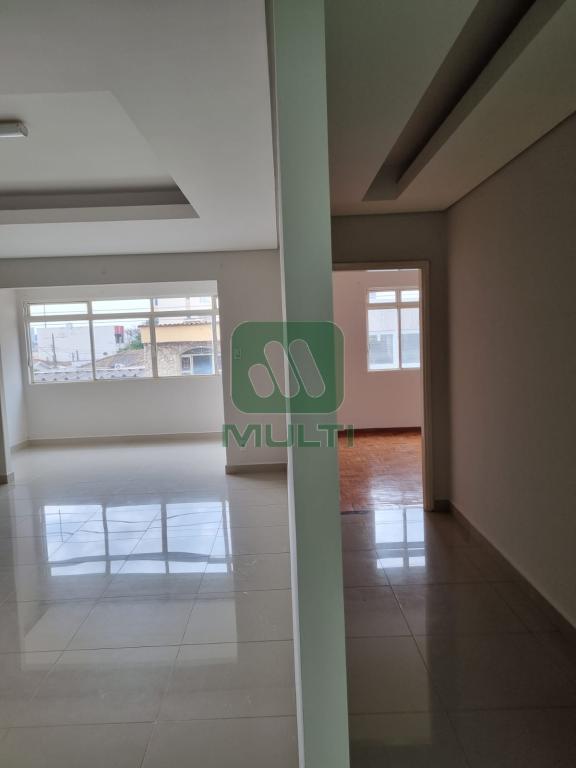 Apartamento à venda com 3 quartos, 178m² - Foto 4